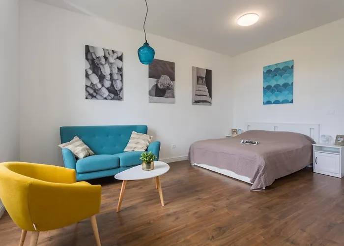 Bu2 Pula Studio Apartment